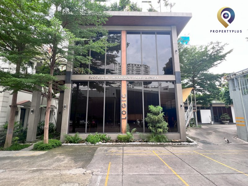 Tòa nhà 243 Bến Vân Đồn